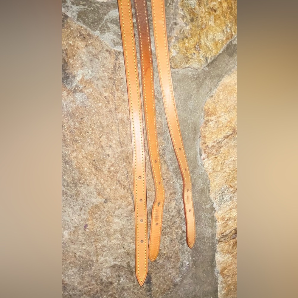 Leather shoulder strap set of 2 (used) straps size 28in came off Lv bucket bags - Picture 8 of 12